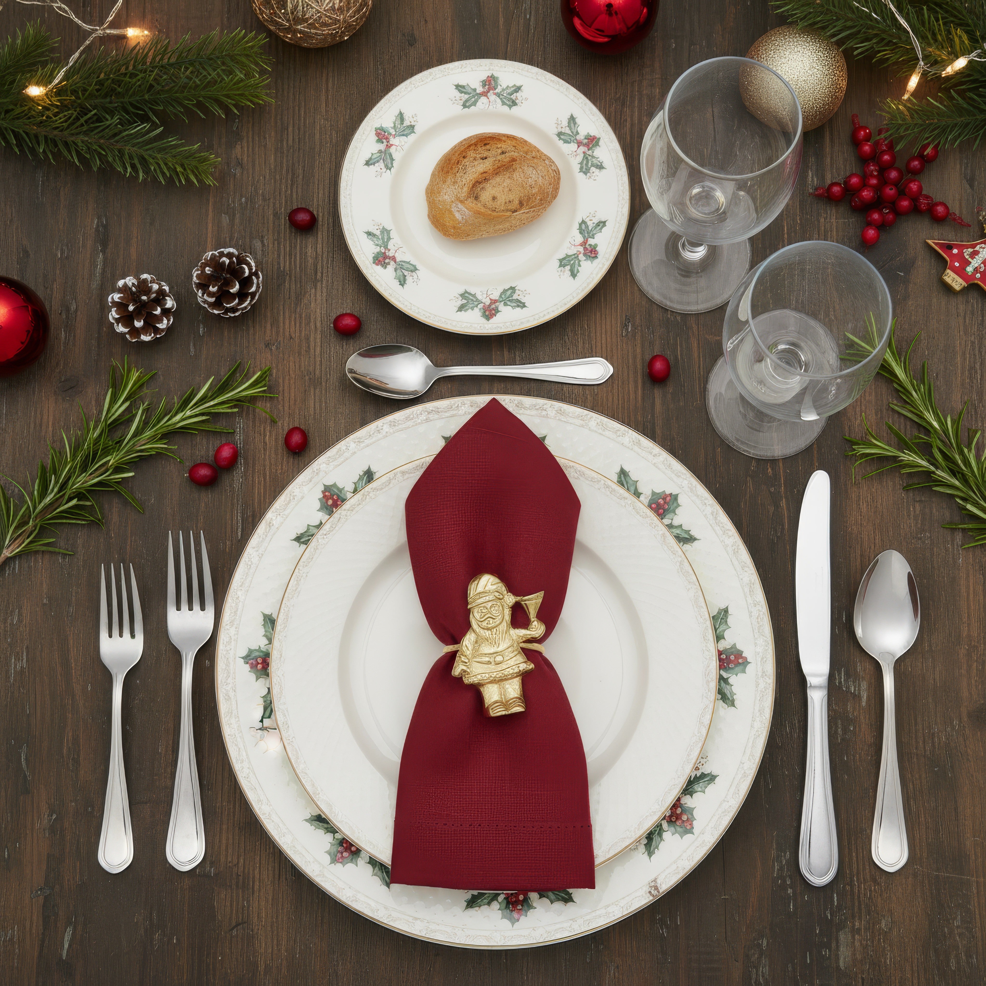 Gold Santa Napkin Rings – Elegant Metal Table Decoration (Set of 4)