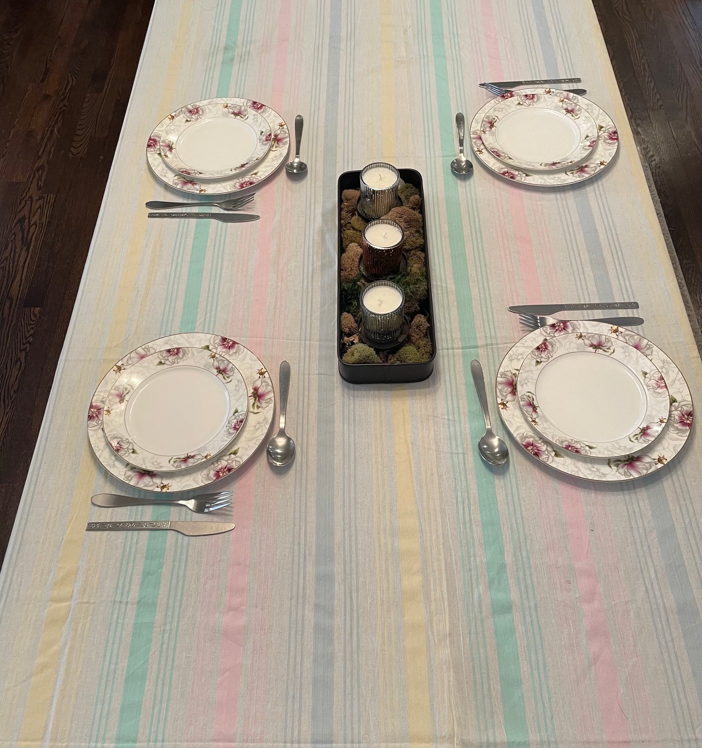 Peony Seersucker Tablecloth